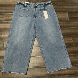 New Mica High Rise Wide Crop 22W